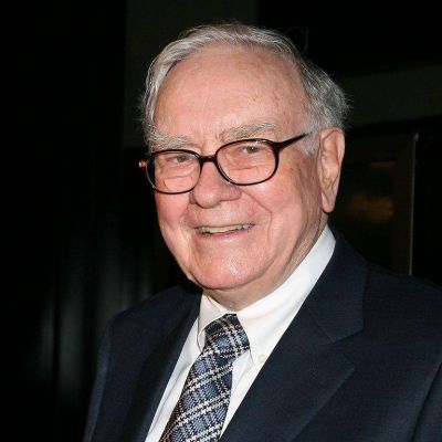 Los regalos navide�os del multimillonario Warren Buffett: dinero en efectivo, acciones, chocolates y vestidos