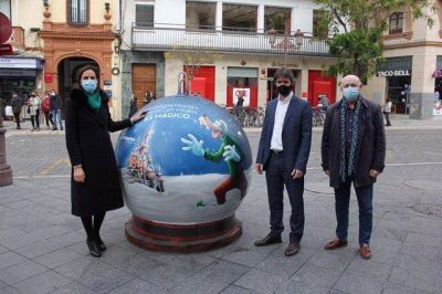 El Ayuntamiento colabora con Disneyland Paris y Ecovidrio para concienciar a las familias en el reciclaje