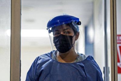 Un estudio revel� que el 38% de los enfermeros sufre problemas de salud mental asociados al COVID-19
