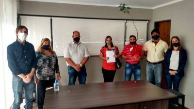 Firman acta de preadjudicaci�n de lotes para Alsina