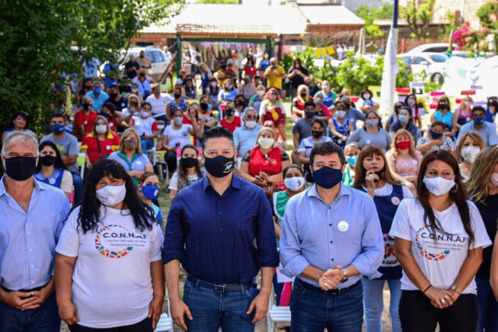 Merlo | Menndez y Arroyo participaron del cierre de ao de los jardines comunitarios