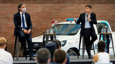 Cafiero y Kicillof entregaron patrulleros en Almirante Brown