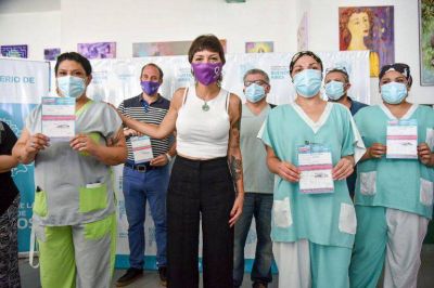 Mayra particip� de la hist�rica primera aplicaci�n de la vacuna en el distrito