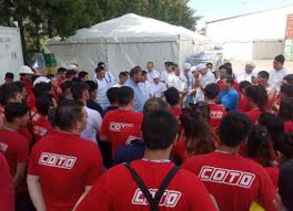 Trabajadores de Coto llegan hasta el Papa para que interceda por ellos: Estamos en condiciones inhumanas en pleno siglo 21