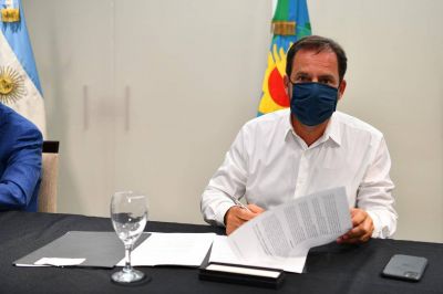 Ariel Sujarchuk y Jorge Ferraresi firman acuerdos para construir hasta 600 viviendas en el partido de Escobar