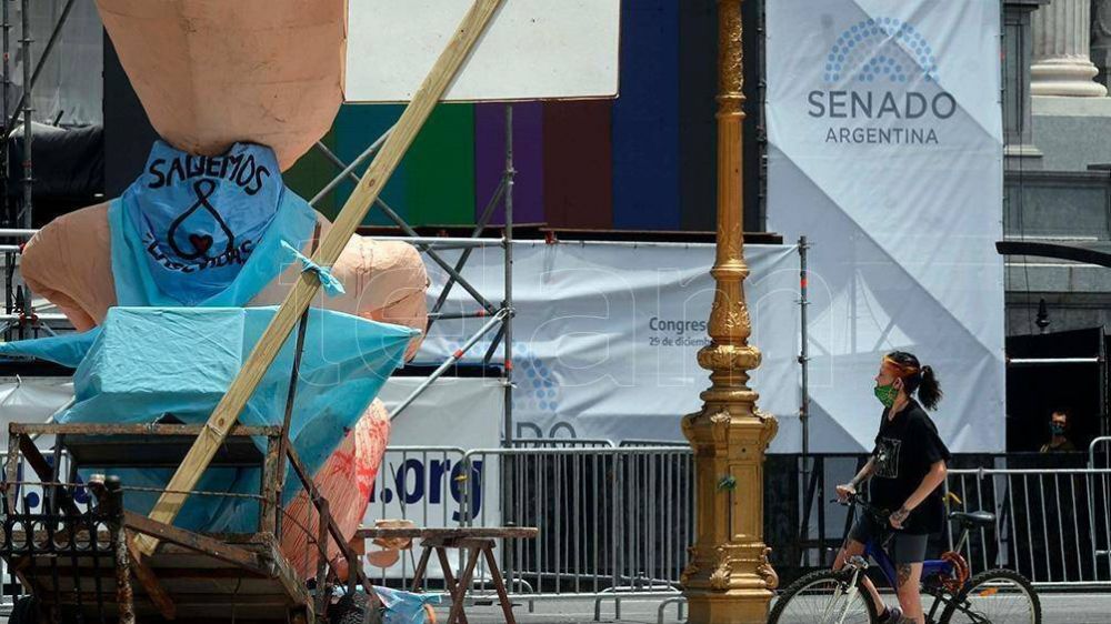 Abogadas preparan argumentos para enfrentar posibles judicializaciones por la nueva ley de IVE