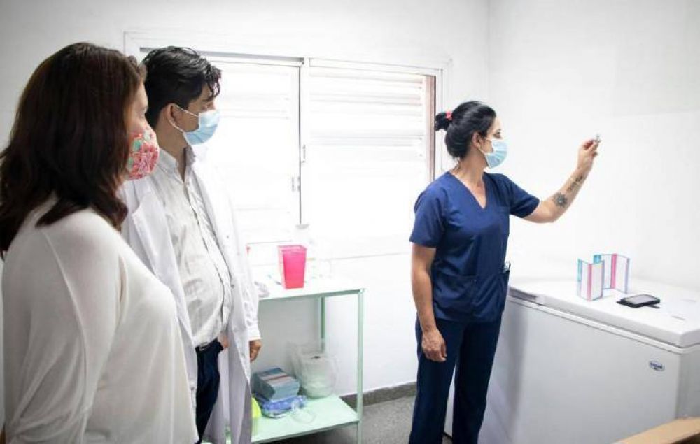 Mariel Fernndez acompa el inicio de la vacunacin en Moreno
