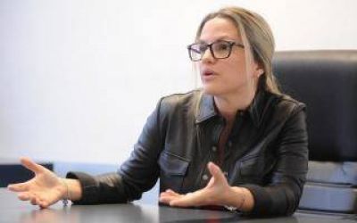La Plata: Carolina Piparo denunci� que fue asaltada e investigan si su marido atropell� motociclistas