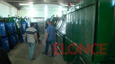 El municipio adquiri� 75 contenedores met�licos de residuos
