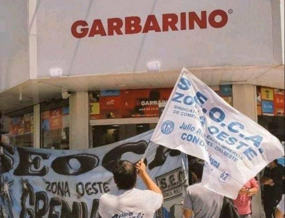 Conflicto en Garbarino: atraso de sueldos, suspensiones y 23 despidos