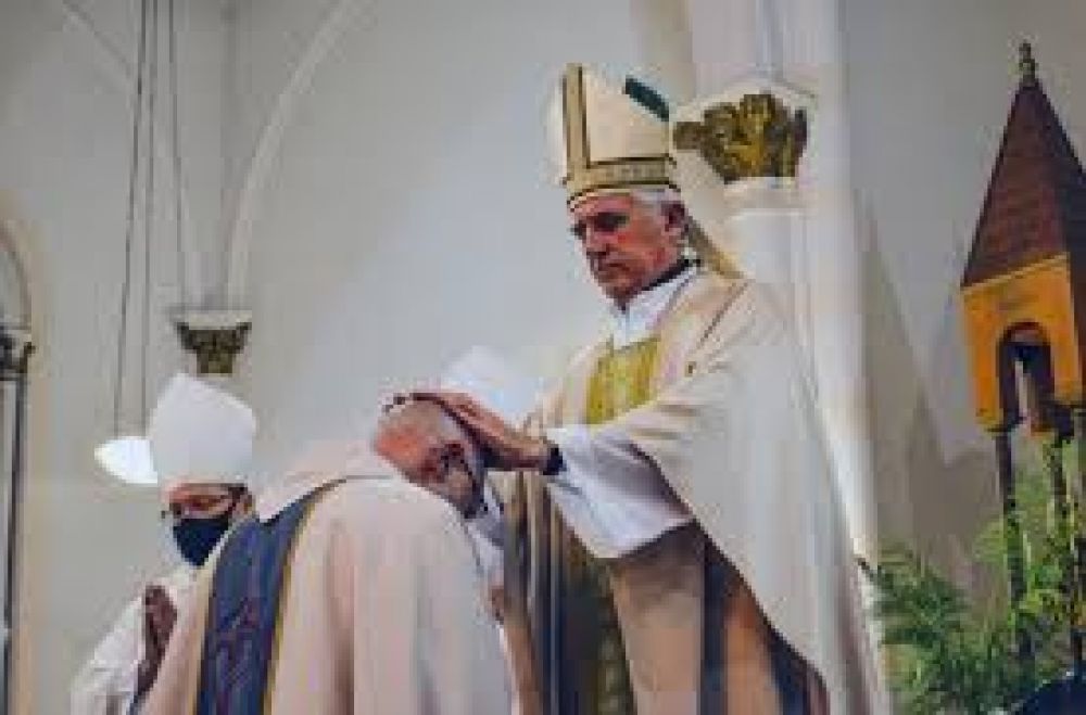 Consagracin episcopal de Mons. Roberto Ferrari, nuevo obispo auxiliar de Tucumn