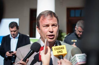 Cascallares celebr� el pronto inicio de una obra �hist�rica� para Alte. Brown