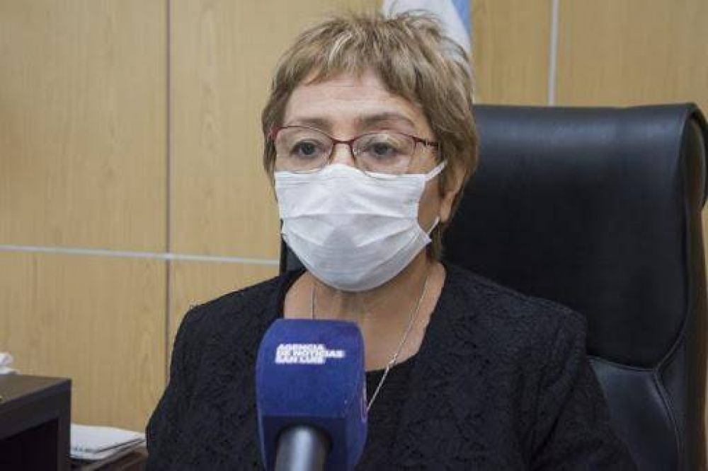 Rosa Dvila: Le pedimos a la poblacin que se hisope y mantenga los cuidados porque la pandemia no pas