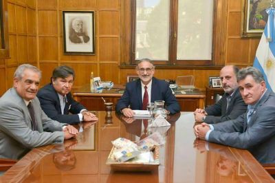 La dirigencia agraria se reagrupa para enfrentar al gobierno