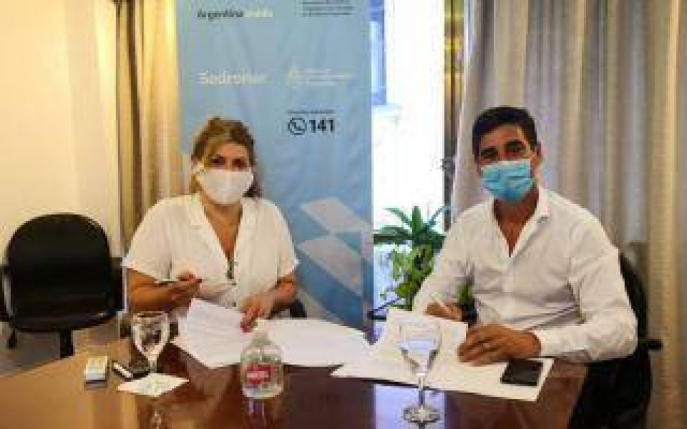 Adicciones: Sedronar y el municipio de Punta Indio firmaron un convenio para articular abordaje