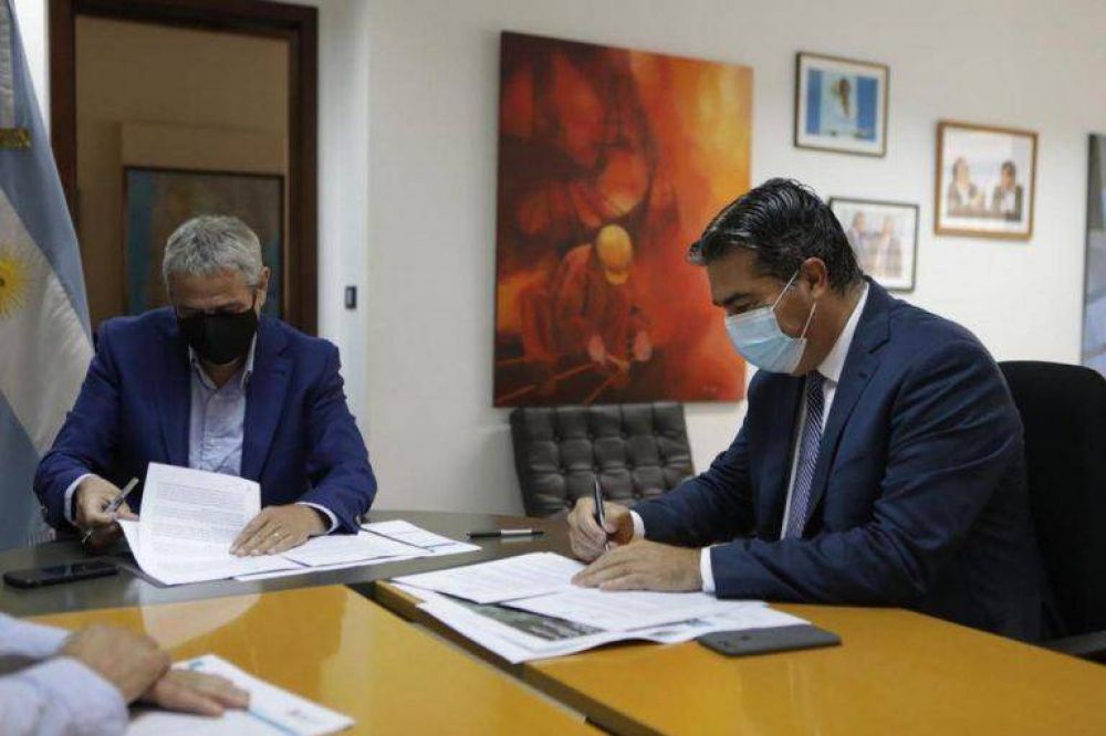 Capitanich y Ferraresi firmaron convenios para la regularizacin de tierras y soluciones habitacionales