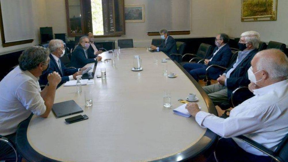 El Gobierno evala reabrir las exportaciones de maz tras alcanzar un acuerdo con los productores