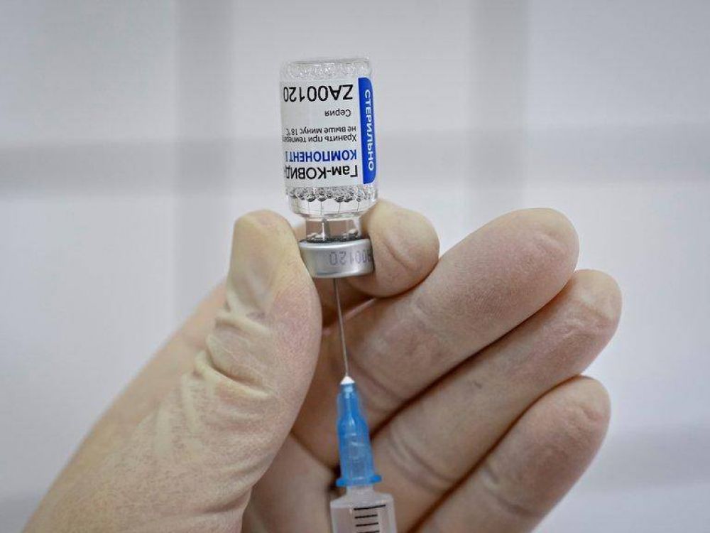El Gobierno analiza aplicar una sola dosis de la Spuntink V para tener vacunadas a 20 millones de personas en marzo