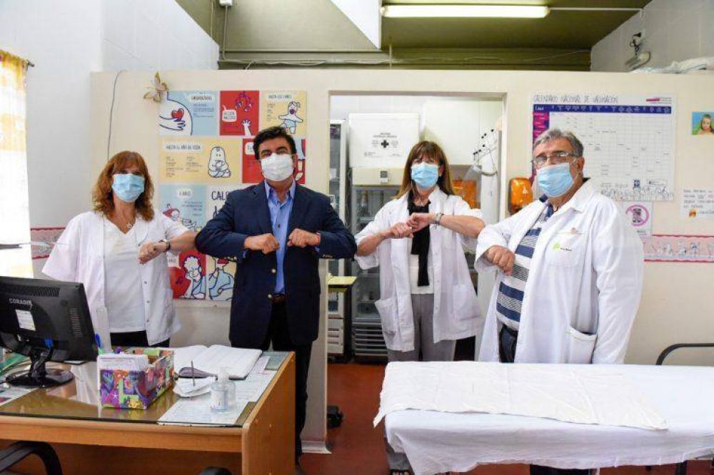 Espinoza aclar� que �mientras nos vacunamos, hay que cuidarse porque la pandemia no termin�