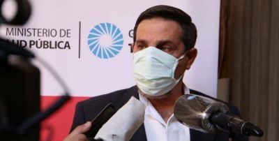 Medina Ruiz y la aplicaci�n de una dosis de Sputnik V: 