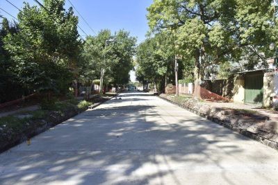 El intendente Nardini destac� las obras de pavimento en Villa de Mayo