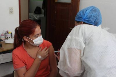 Adelanto: se vacunaron 150 personas contra el coronavirus y preocupa el nivel de indecisos entre el personal de salud