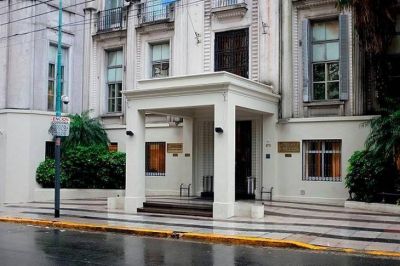 Demandan al Otamendi por haberse negado a aplicar di�xido de cloro a un paciente con Covid-19