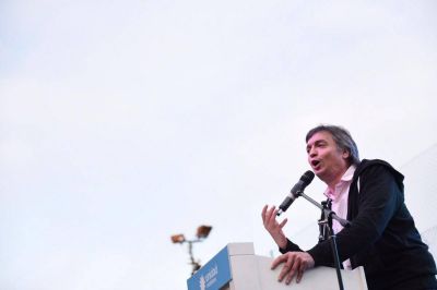 Operativo clamor: M�ximo K avanza sobre la presidencia del PJ bonaerense, pese a la resistencia de Gray