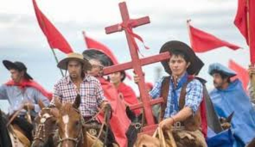 Mons. Canecn anim a la esperanza a los devotos de la Cruz Gil