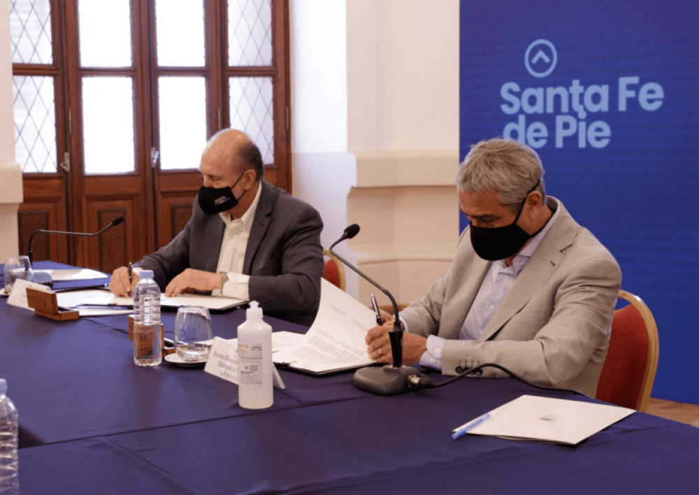 Ferraresi y Perotti firmaron convenios para la ejecucin de viviendas en la provincia