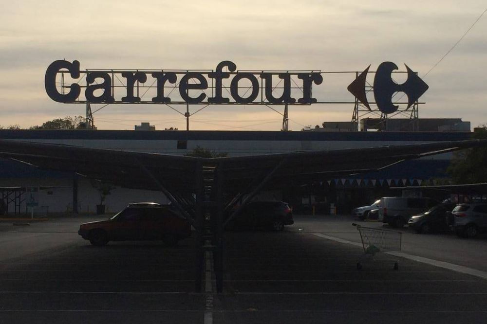 Supermercados: Carrefour recibi una oferta millonaria para cambiar de dueo