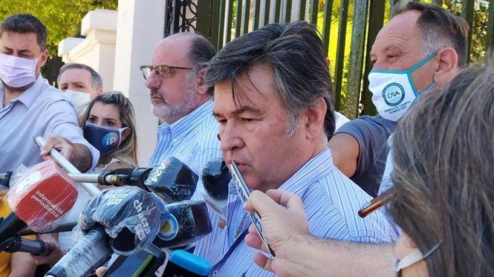 El acuerdo por el ma�z no borr� la pulseada con el campo, que dice que el paro se sinti� con fuerza