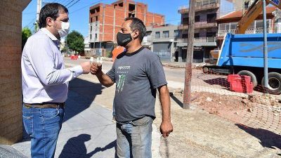 Fernando Moreira recorri� las obras de la avenida Illia, en Villa Maip�