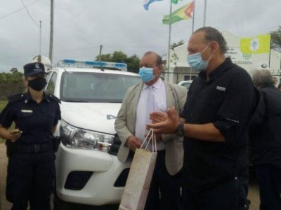 Con el ministro Berni, presentan la nueva flota de m�viles policiales en Tres Arroyos