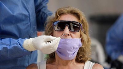 Argentina comenz� el a�o con 44% m�s de casos de coronavirus que como finaliz� 2020