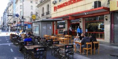 Comerciantes pymes porte�os piden ayuda al Estado para mantener el empleo