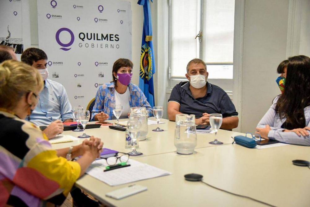 Mayra Mendoza en zoom con los concejales brind detalles de la campaa de vacunacin en Quilmes