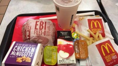 �Qu� significan los 'botones' en las tapas de refrescos de McDonald's?