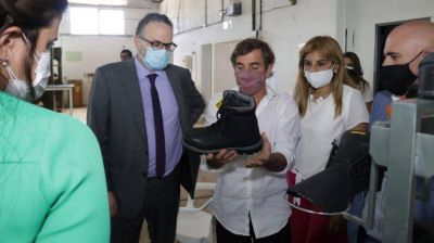 Mat�as Kulfas lanz� un plan de promoci�n en textil y calzado para La Rioja y Catamarca