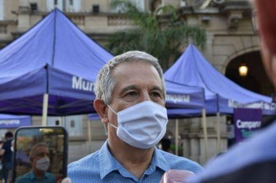 Denuncian que �el kirchnerismo sale a empadronar gente pero las vacunas no llegan a Campana�