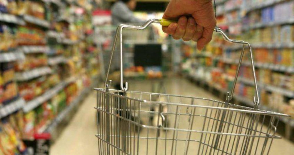 Las alimenticias presionan con faltantes en gndolas para subir los precios