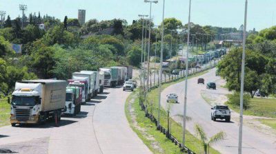 Sigue paro de transportistas: m�s cortes de ruta y puertos paralizados