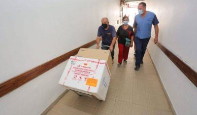 Echeverr�a recibi� 500 dosis con el segundo componente de la Sputnik