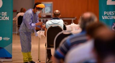 Vacuna: C�rdoba espera saber cu�ntas dosis tendr� para los mayores de 60