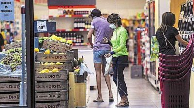 Los alimentos le ganan a la inflaci�n: una familia necesit� $54 mil para no ser pobre