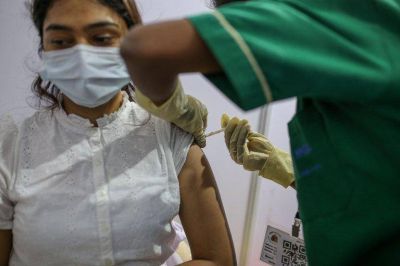 En medio de la alerta de los sindicatos por una posible reforma del sistema de salud, el Gobierno les volvi� a otorgar ayuda financiera a las obras sociales
