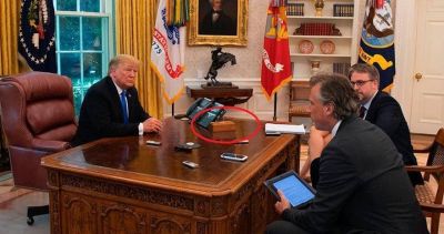 Biden eliminó el botón rojo que Trump tenía en su escritorio para pedir Coca-Cola