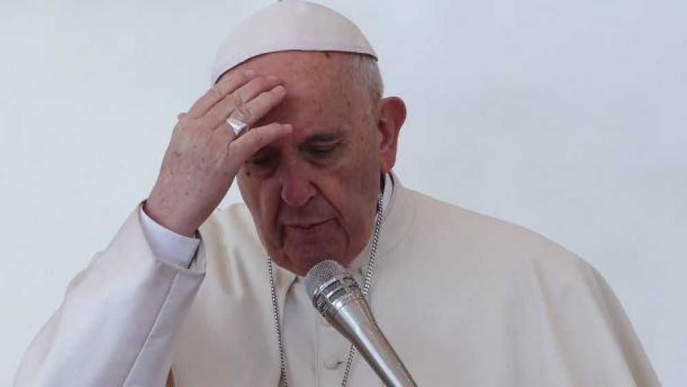 El papa Francisco suspendi todas sus actividades por problemas de salud