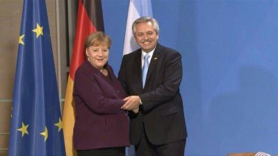 Alberto Fern�ndez dialogar� hoy con �ngela Merkel para fortalecer la negociaci�n con el FMI
