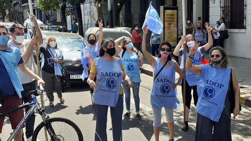 Docentes privados de CABA piden informes sobre cronograma de vacunación